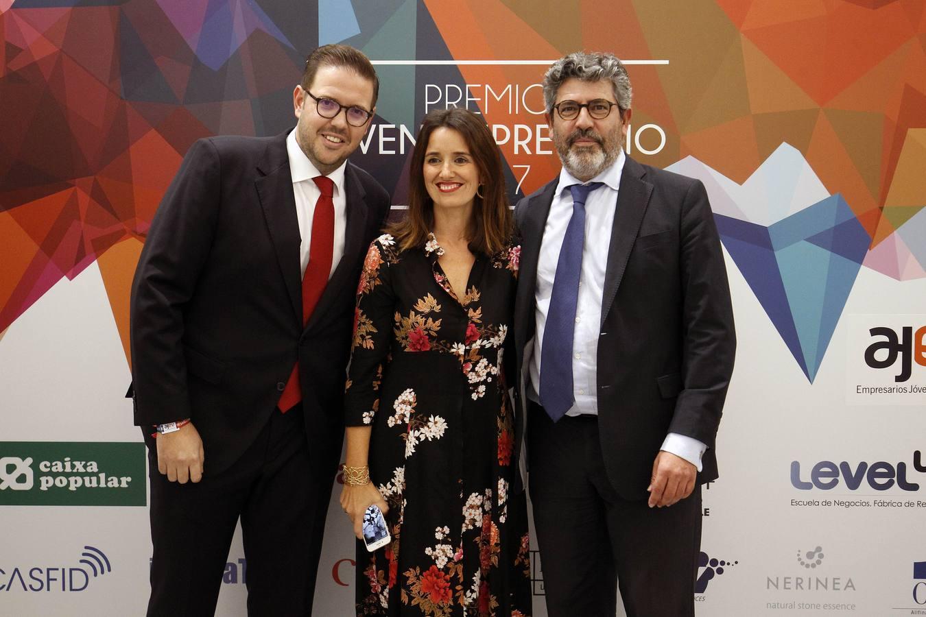 Rubén Navarro de Casas InHaus recibió el Premio Joven Empresario 2017. También fueron galardonados Grow Pro Experience, Novaterra Catering, Mr Jeff e Ymant, entre otros, en la ceremonia celebrada en el Palau de Les Arts Reina Sofía