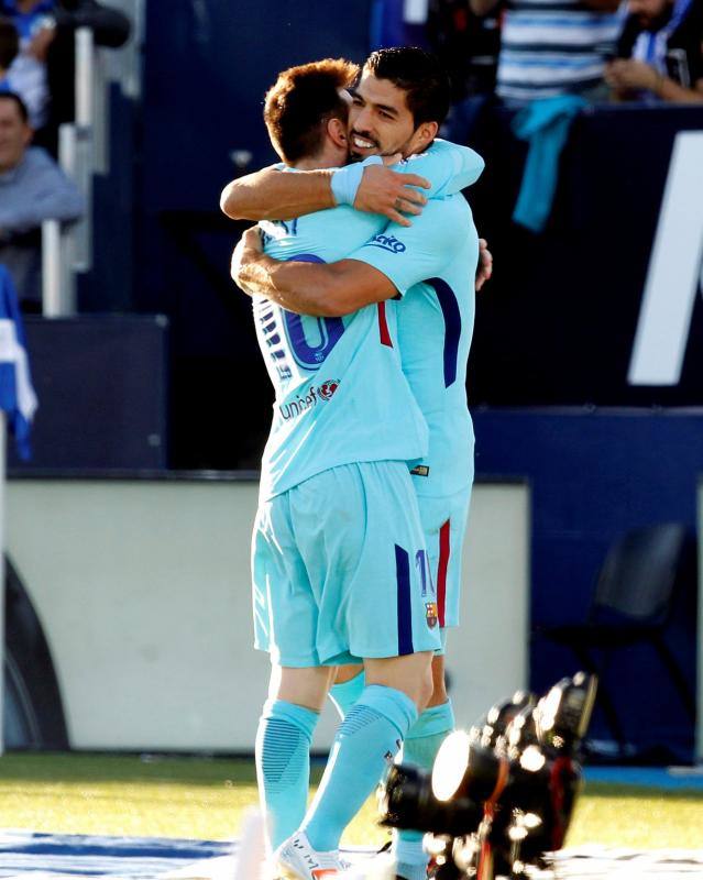 Las mejores fotografías del partido correspondiente a la 12ª jornada de Liga que el Leganés y el Barcelona jugaban en Butarque horas antes del gran derbi madrileño en el Wanda metropolitano