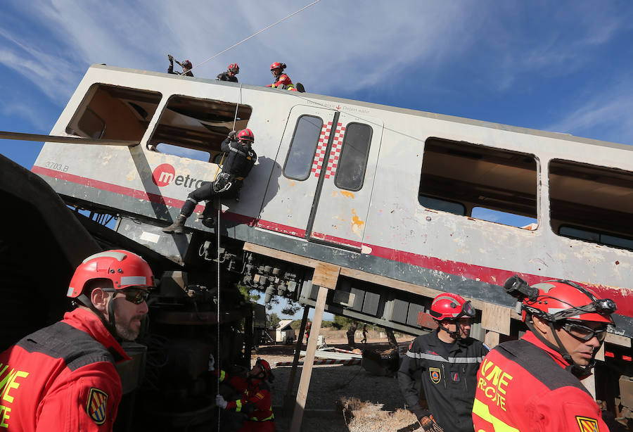 Fotos del tercer Batallón de Intervención de Emergencias de la UME en Bétera