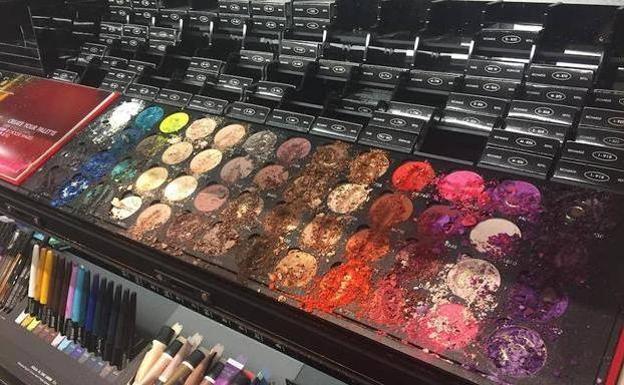 Un niño destruye más de  euros en maquillaje en una tienda de Sephora  | Las Provincias