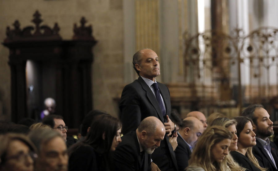 Fotos de la misa en recuerdo de Rita Barberá en la Catedral de Valencia