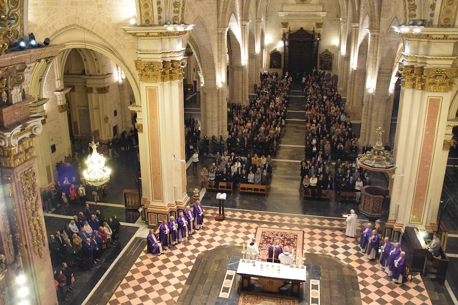 Fotos de la misa en recuerdo de Rita Barberá en la Catedral de Valencia