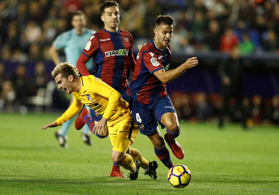 Estas son las mejores imágenes que deja el partido de la jornada 13 en el Ciutat de València