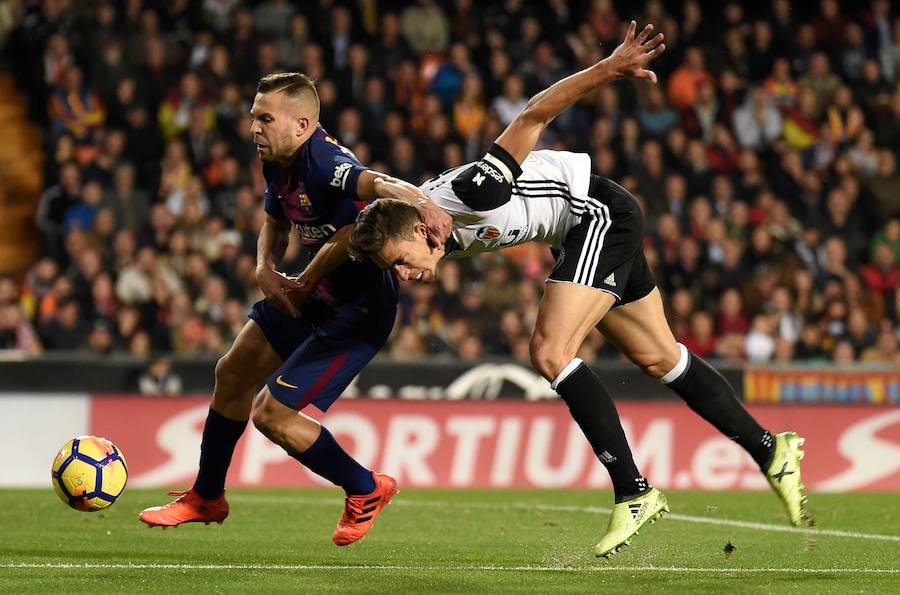 Estas son las mejores imágenes que deja el choque de la jornada 13 en Mestalla