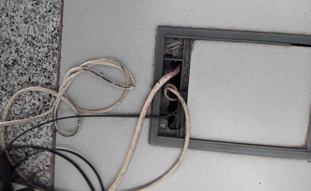 Estado del cableado eléctrico en la Ciudad de la Justicia de Valencia.