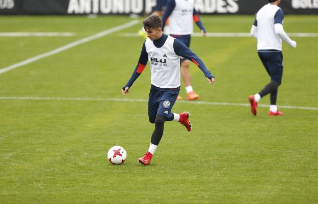 Ferran Torres, en el entrenamiento de ayer. 