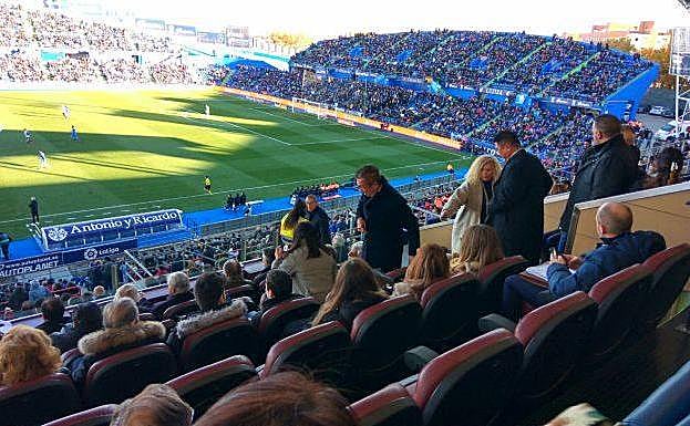 Peter Lim toma asiento en el Colliseo Alfonso Pérez de Getafe.