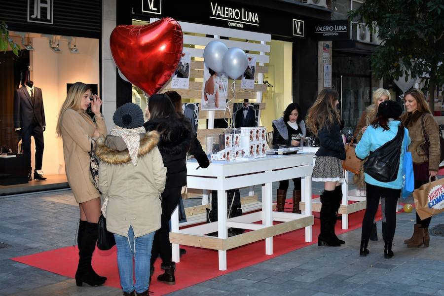 El centro de Valencia acogió el sábado el encuentro de comercios y desfiles nupciales 
