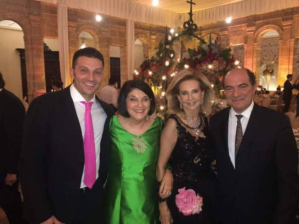 La hija de Marta de Diego, Casilda Moret, se casa con Luis Cortés en una cuidada ceremonia que cuenta con invitados de lujo.