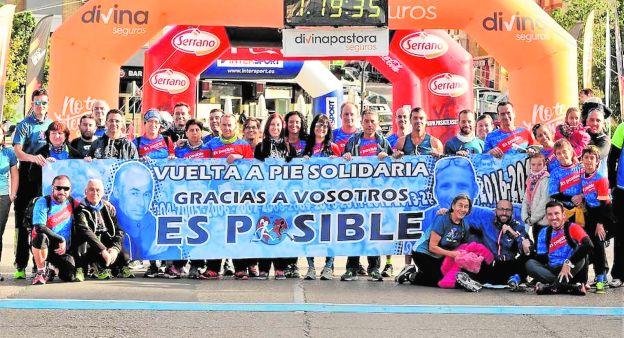 Reconocimiento. El club tuvo un gesto con Vicent García y Joxe Fernández por su labor realizada. 