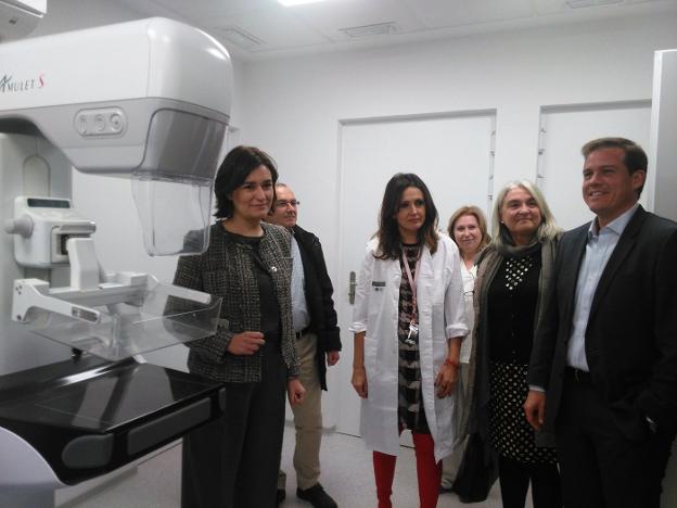 La consellera supervisa las instalaciones y los avances tecnológicos de la nueva Unidad de Prevención de Cáncer de Mama en Xàtiva. 