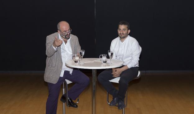 Davide Livermore y Vicent Marzà, en mayo de 2016 en Les Arts. 