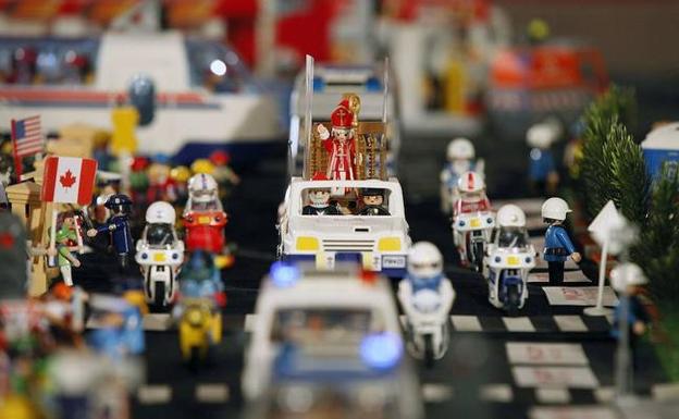 Una exposición con mil piezas de Playmobil en Benetússer