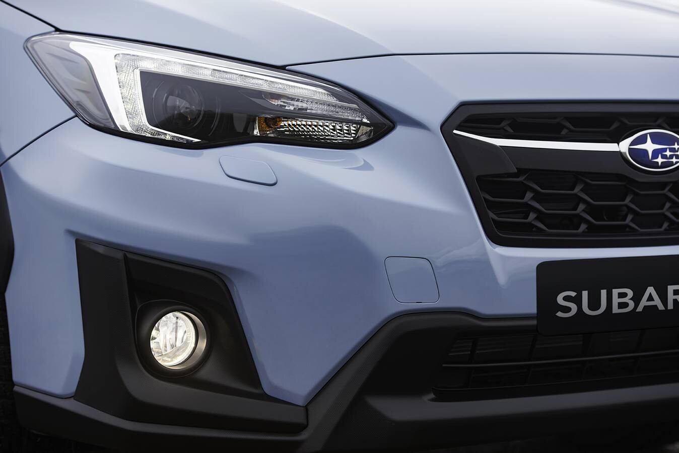 La segunda generación del Subaru XV empieza a venderse y las primeras unidades llegan a finales de año. Fiel a la tradición, equipa tracción a las cuatro ruedas, motor tipo bóxer y ahora solo se comercializa con cambio automático. La gama parte desde 21.900 euros que cuesta el 1.600.