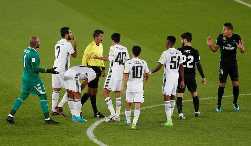 La semifinal entre el Al Jazira y el Real Madrid ofreció numerosas imágenes curiosas que alimentan la polémica sobre el Mundial de Clubes