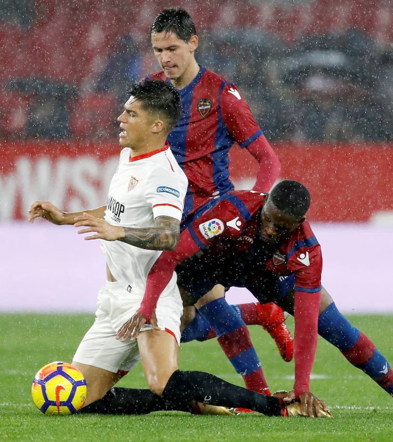 Éstas son las mejores imágenes que deja el choque de la jornada 16 de la Liga en el Sánchez Pizjuán