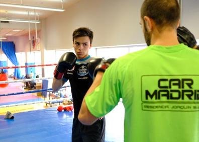 Imagen secundaria 1 - Alonso López durante su entrenamiento.