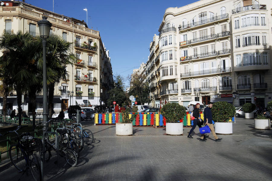 DESCUBRIENDO LA MAGIA: La desaparecida Librería Crisol fue "muy importante" para el humorista. "Fue la primera librería donde había libros de magia. Tenían los de Tamariz, Carrol y René Lavand y como no me llegaba el dinero para comprarlos, iba allí y me pasaba la mañana leyéndolos tirado en el suelo", desvela. Además, añade una anécdota: "Curiosamente, cuando salió el primer libro de Harry Potter, me contrataron para el lanzamiento del libro".