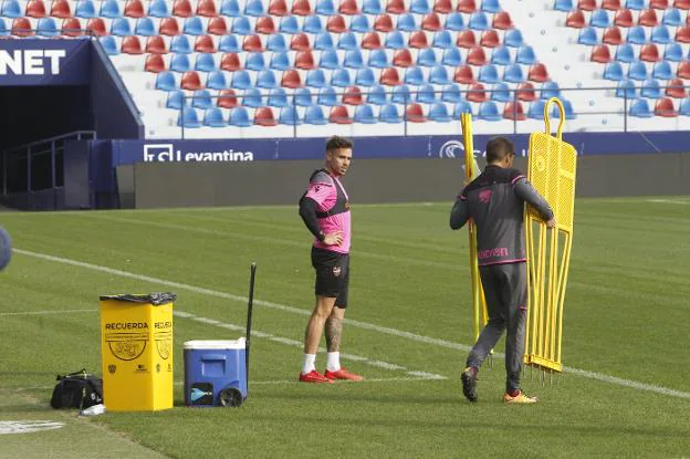 Roger Martí, en un entrenamiento del Levante. 