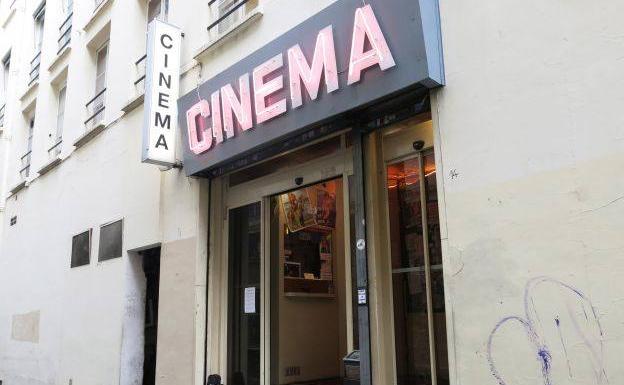 Entrada del cine parisino 'Le Beverley'.