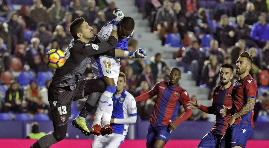 Estas son las imágenes que deja el partido de Liga en el Ciutat de València