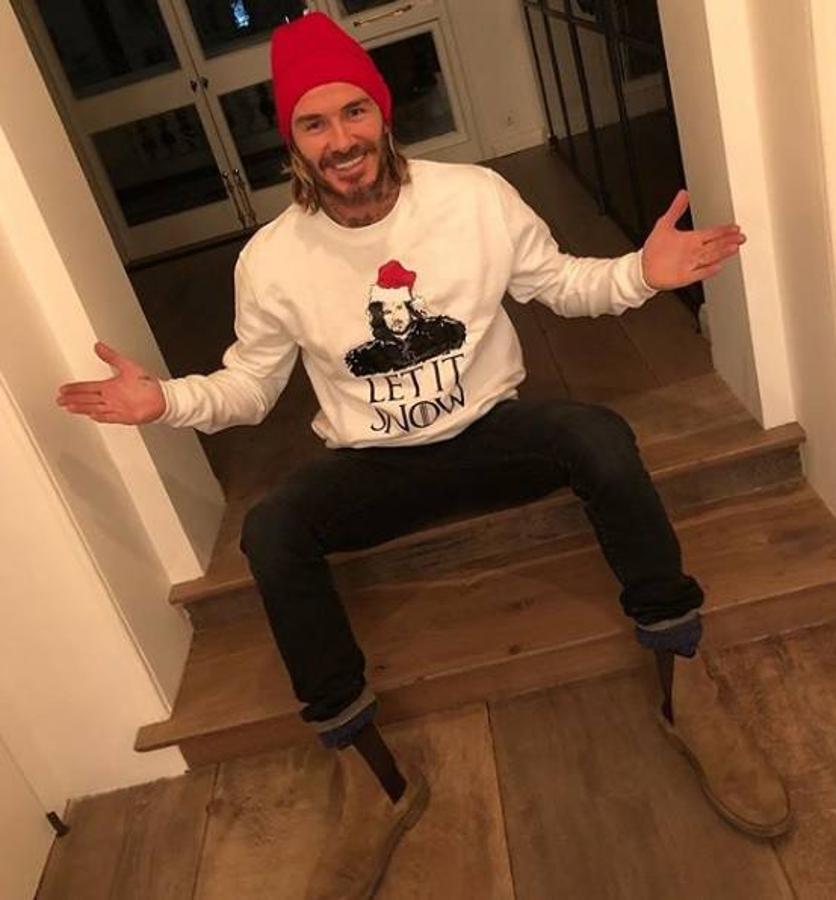 En Gran Bretaña, David Beckham se relame con la proximidad de la noche mágica. ‘Let it snow!’, proclama su camiseta, cuyo protagonista es John Snow de 'Juego de Tronos'.