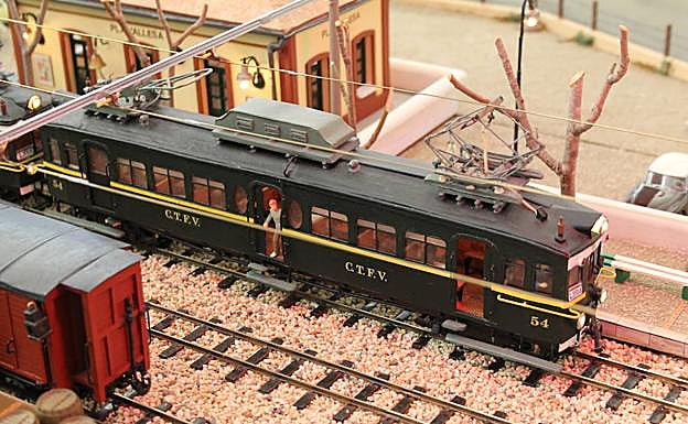 Exposición de trenes y estaciones en miniatura en la sala Lametro de Metrovalencia