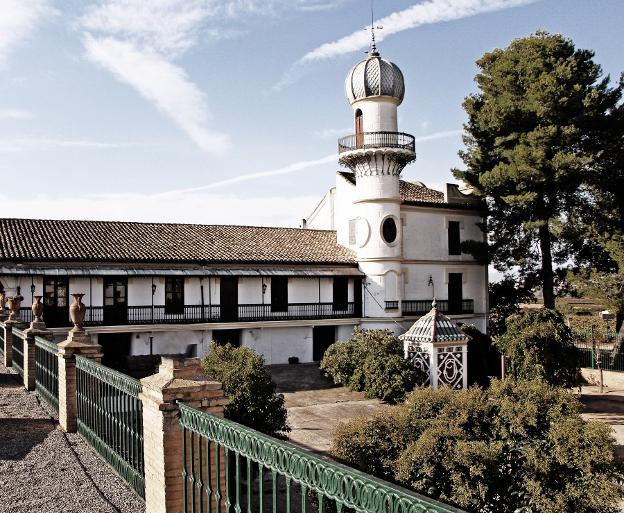 Bodega requenense de Torre Oria, la primera que fue autorizada a elaborar cava fuera de Cataluña. 