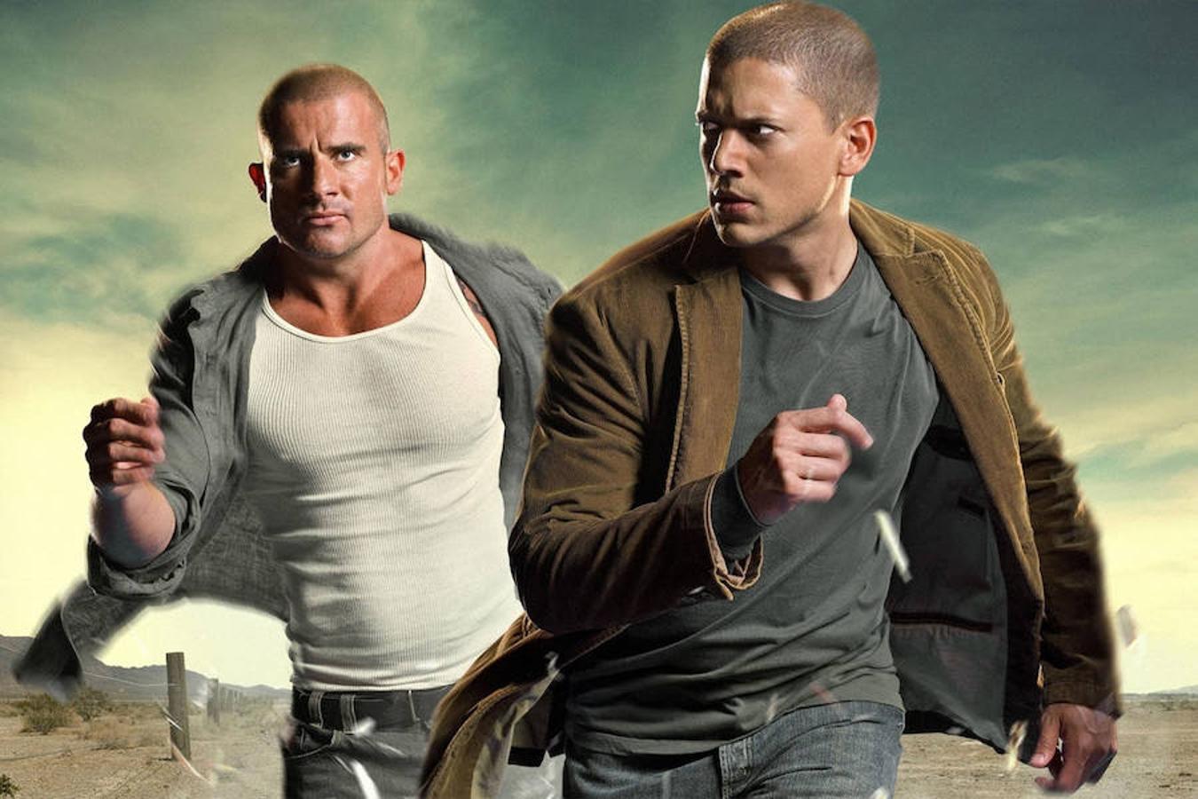 6. PRISON BREAK. La trama de la serie gira en torno a un hombre llamado Michael Scofield, que en un elaborado plan, ingresa en Fox River, una penitenciaría de máxima seguridad cerca de Chicago, para liberar a su hermano Lincoln Burrows, acusado de un asesinato. 