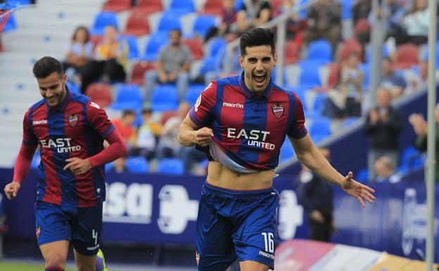 Chema Rodríguez celebrando un gol en una imagen de archivo.