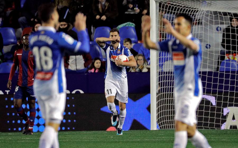 Estas son las mejores imágenes que deja el partido de vuelta de octavos de Copa del Rey en el Ciutat de València