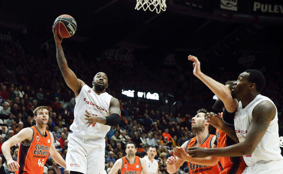Estas son las fotos que deja el choque de Liga ACB en la Fonteta