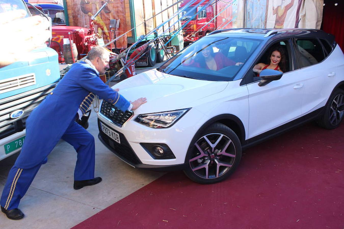 Nos vamos con el Arona a la Marina de Valencia para conocer el Circo Raluy, donde las hermanas Emily y Niedziela son el centro de atracción