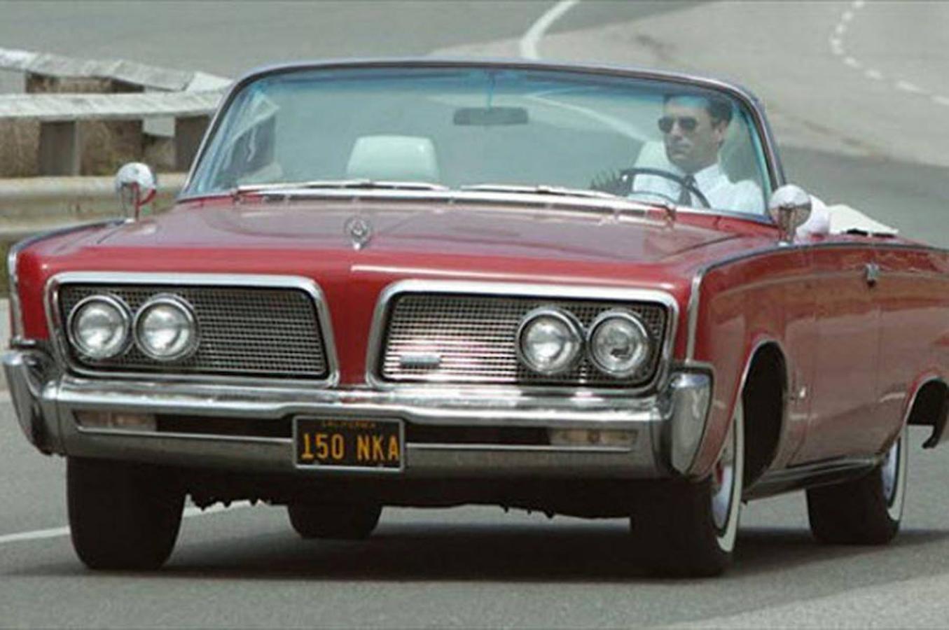 Mad Men: Este Chrysler Imperial Convertible lo conducía Don Draper.