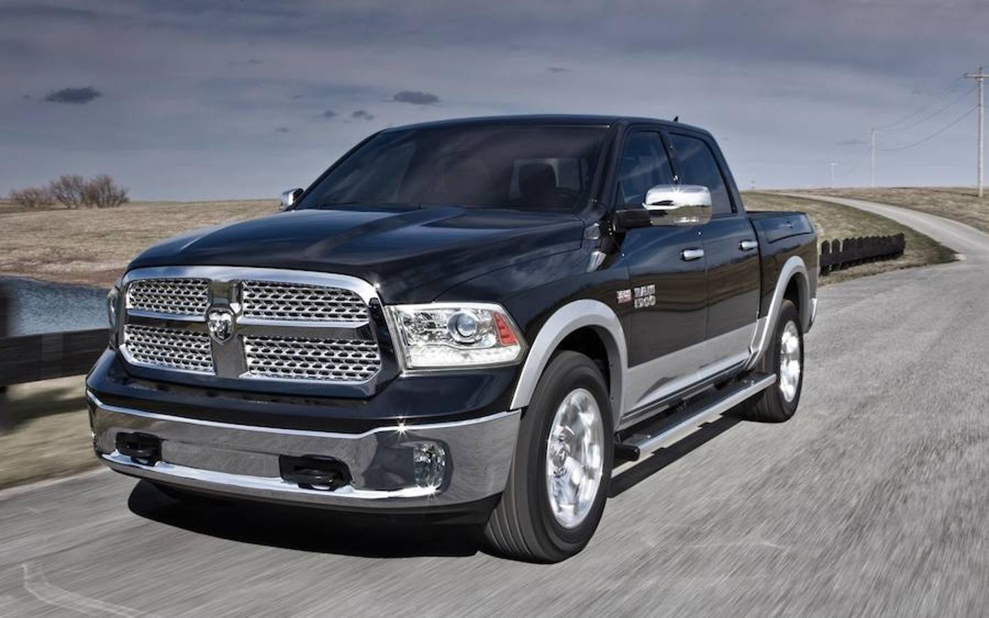 Walker Texas Ranger: El protagonista conducía un Dodge Ram 1500. 