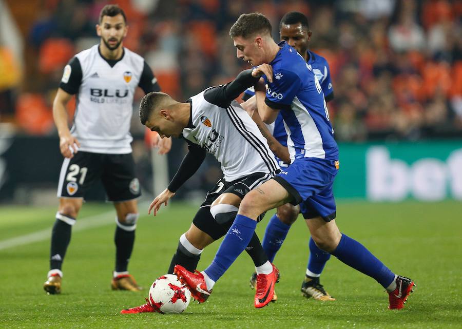 Estas son las mejores imágenes del partido de ida de cuartos de Copa del Rey en Mestalla