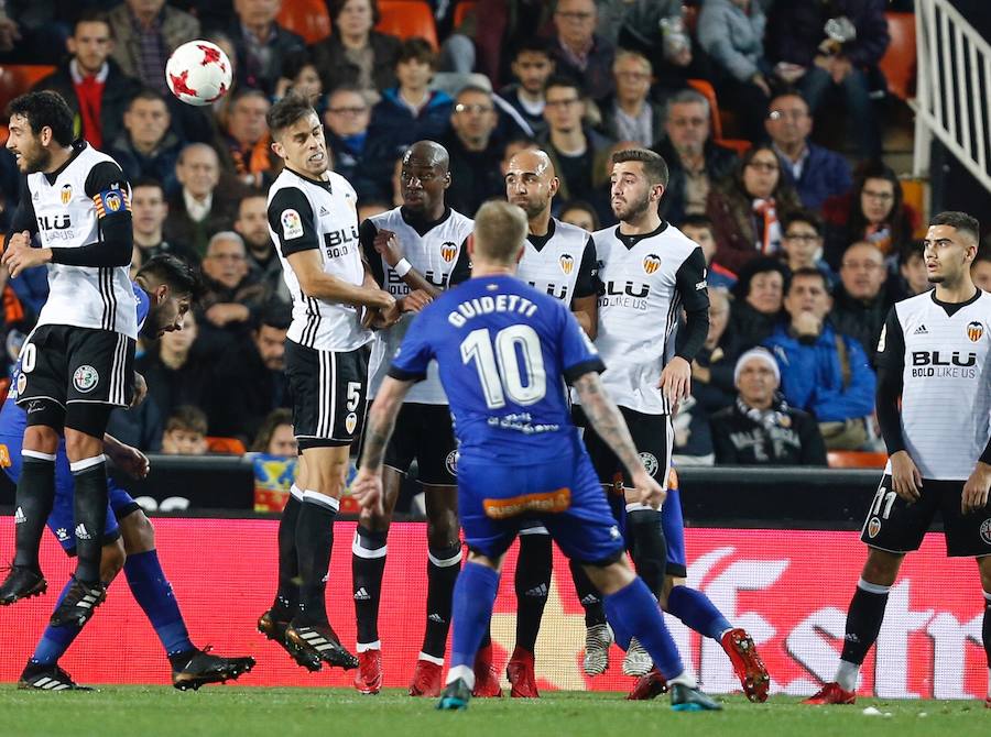 Estas son las mejores imágenes del partido de ida de cuartos de Copa del Rey en Mestalla