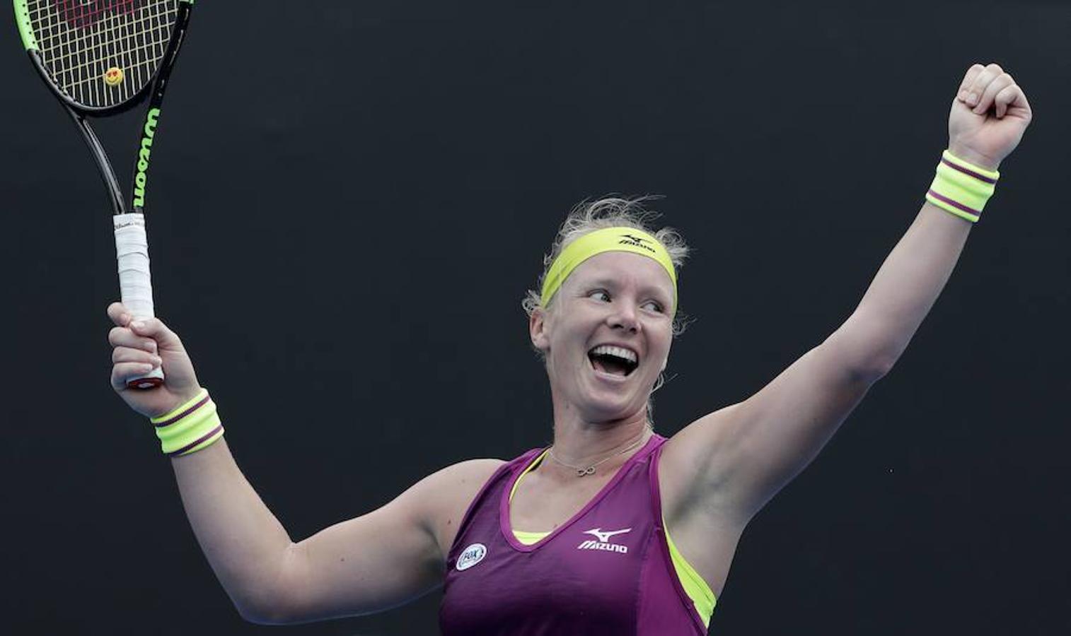 Kiki Bertens (Netherlands), contenta y de fucsia.