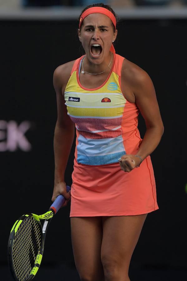 La portorriqueña Monica Puig, con un atuendo multicolor.