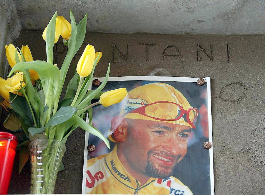 MARCO PANTANI: Los restos mortales del ciclista italiano descansan en el cementerio de su localidad natal, Cesenatico, en Italia. 