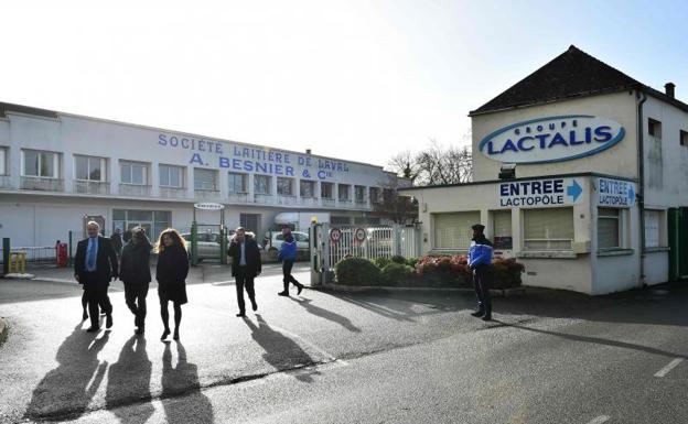 Fachada de la fábrica de Lactalis en Laval, Francia.