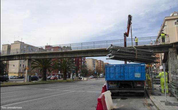 Cierran dos de las cinco pasarelas de la avenida del Cid para su desmontaje