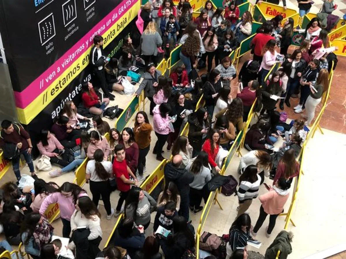 Fotos de la firma del libro &#039;Forever&#039; de Gemeliers en Valencia