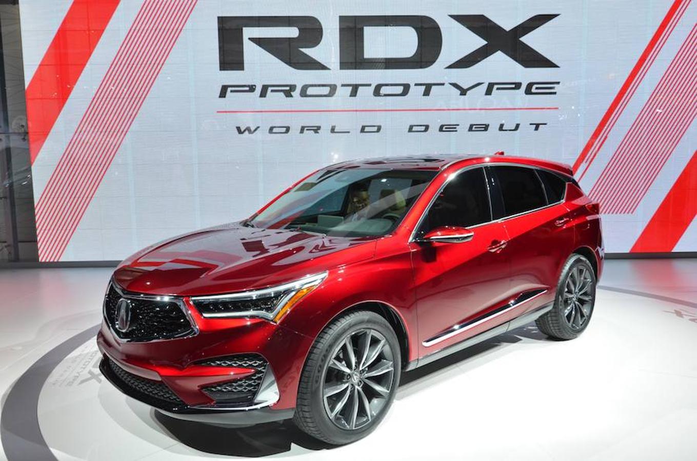 05. Acura RDX | Acura es desconocida en Europa, pero en USA es la marca de lujo de Honda, como Lexus lo es de Toyota. Este modelo será su nuevo tope de gama, un coche tan refinado, bonito y atractivo como los SUV grandes que se venden en Europa ¿Se atreverá Honda a importarlo al Viejo Continente? No lo creemos, pero siempre podemos soñar con ello. Probabilidad: 10%.