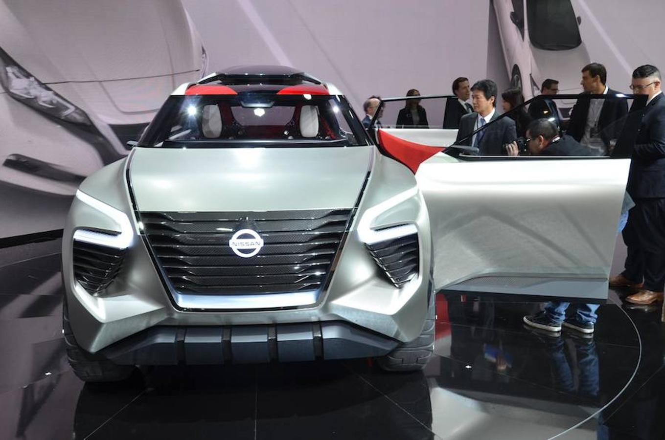 07. Nissan X-Motion | Espectacular prototipo de la marca japonesa, con un diseño tan raro y diferente que estamos seguros de que llegará a la producción en el futuro. ¿Lo veremos en Europa? Si no directamente, su diseño sí podría influir en los futuros ‘crossovers’ de la marca. Probabilidad: 50%.