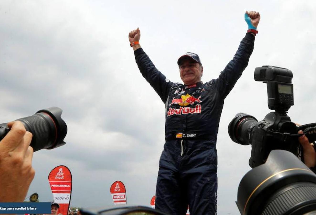 El piloto español Carlos Sainz se ha convertido en bicampeón del rally Dakar al imponerse en la edición número 40 del raid más duro del mundo, después de un paseo triunfal por la ciudad argentina de Córdoba. La victoria supone el renacer de un ídolo, al que la suerte le había abandonado sobre las cuatro ruedas en los últimos tiempos. Ocho años después de convertirse en el primer piloto de la historia del deporte español en ganar el Dakar, tras cinco ediciones consecutivas quedándose tirado ora en un socavón, ora en una cuneta, ora volcado por una piedra, el ‘Matador’ ha levantado su segundo ‘touareg’. Un trofeo que vuelve a colocarle en la primera línea del automovilismo mundial, donde ha protagonizado grandes momentos.