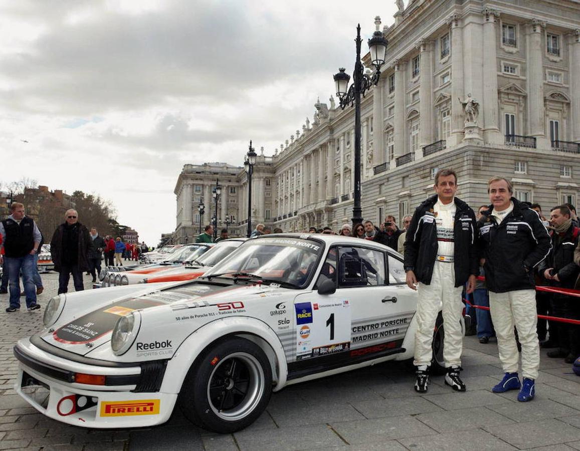 El piloto español Carlos Sainz se ha convertido en bicampeón del rally Dakar al imponerse en la edición número 40 del raid más duro del mundo, después de un paseo triunfal por la ciudad argentina de Córdoba. La victoria supone el renacer de un ídolo, al que la suerte le había abandonado sobre las cuatro ruedas en los últimos tiempos. Ocho años después de convertirse en el primer piloto de la historia del deporte español en ganar el Dakar, tras cinco ediciones consecutivas quedándose tirado ora en un socavón, ora en una cuneta, ora volcado por una piedra, el ‘Matador’ ha levantado su segundo ‘touareg’. Un trofeo que vuelve a colocarle en la primera línea del automovilismo mundial, donde ha protagonizado grandes momentos.