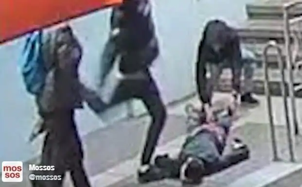 Un menor, segundo detenido por la brutal agresión en el metro de Barcelona
