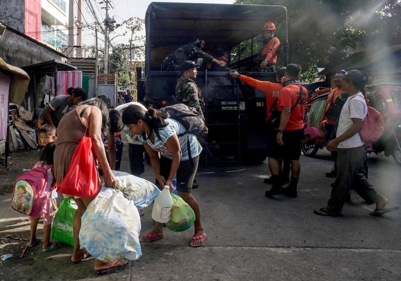 La erupción de tres volcanes en el cinturón del Pacífico ha puesto en alerta a Filipinas, Papua, Indonesia y Nueva Guinea shanghái. El 75% de los volcanes y el 90% de los terremotos del planeta se concentran en el Círculo de Fuego del océano Pacífico.