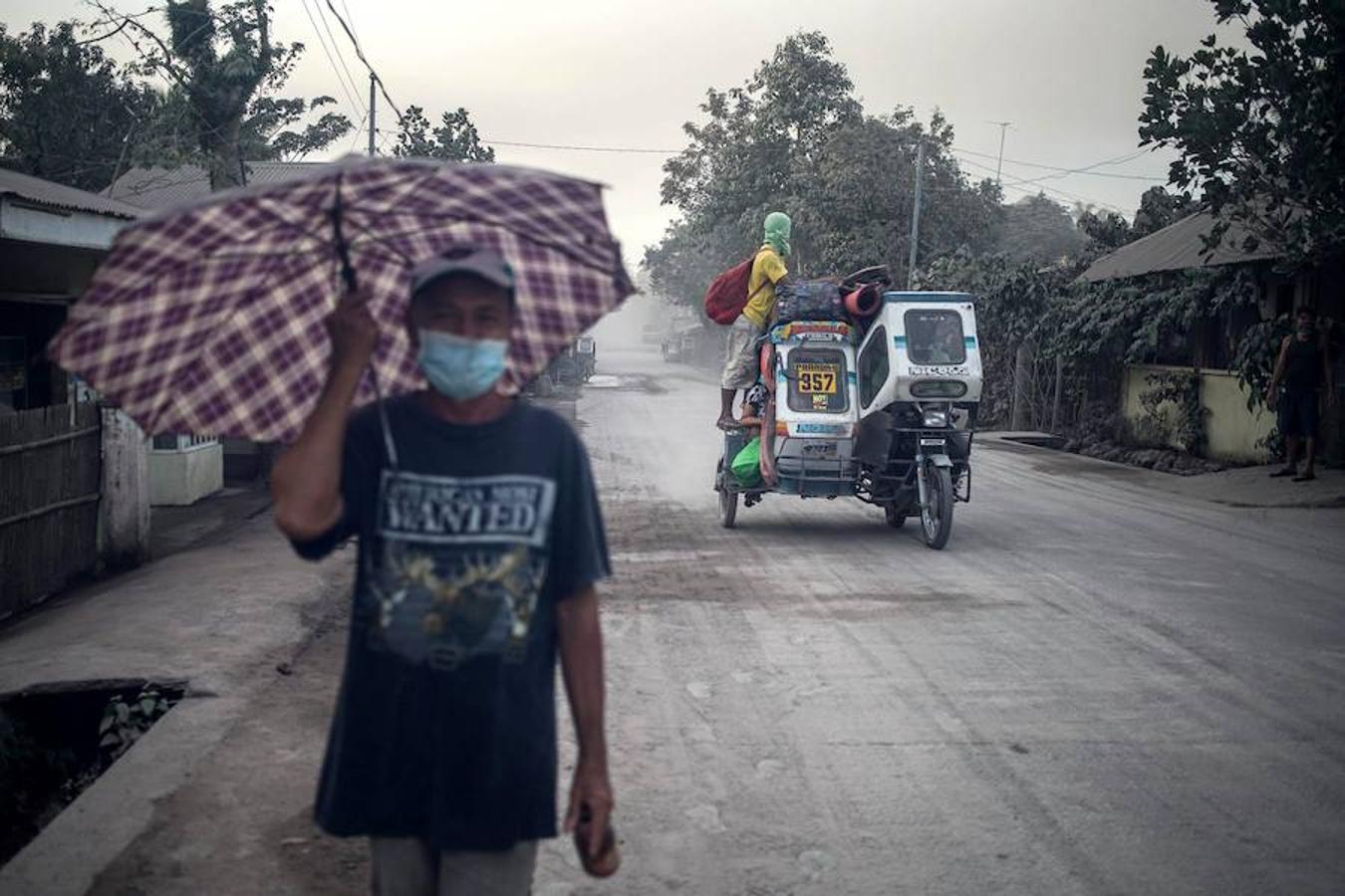 La erupción de tres volcanes en el cinturón del Pacífico ha puesto en alerta a Filipinas, Papua, Indonesia y Nueva Guinea shanghái. El 75% de los volcanes y el 90% de los terremotos del planeta se concentran en el Círculo de Fuego del océano Pacífico.